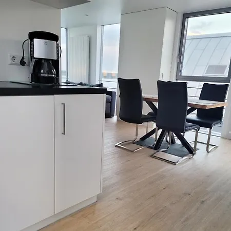 Schwimmende Ferienwohnung Rooftop 13 Apartman *